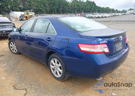 2010 Toyota Camry Se/Le/Xle z USA, uszkodzony, nr VIN 4T1BK3EK3AU603979
